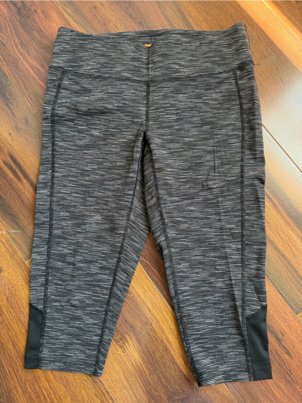 4/$20 Lucy Powermax Ultimate X-Training Collection Capri Leggings M